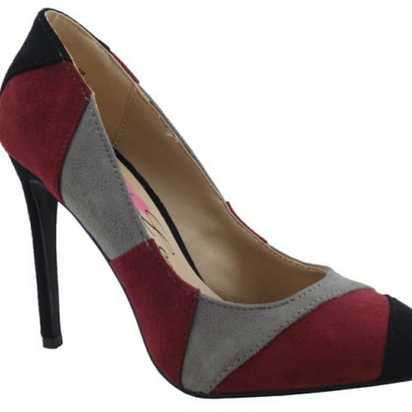 Multi patch Black Pump. New With Tag Sizes 7-10M - Picture 2 of 2